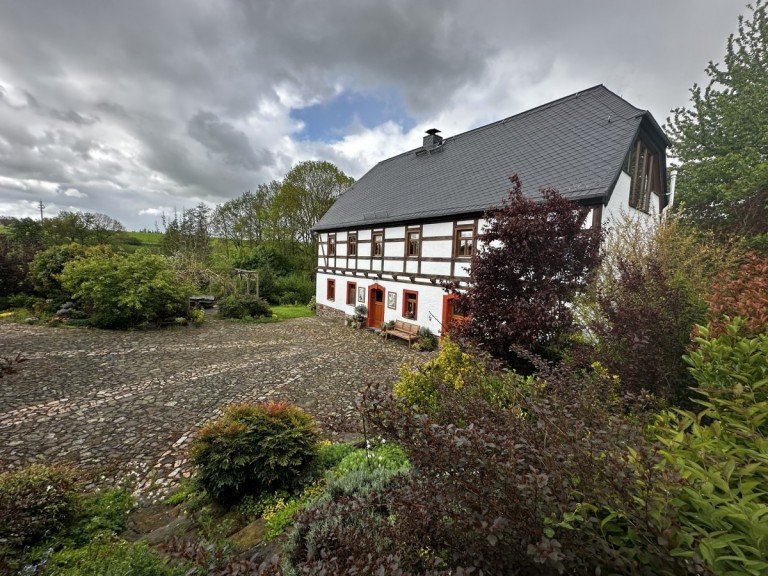 Ansicht Leisnig Landhaus VERKAUFT: Lichtdurchflutetes Anwesen: Exklusives Natur-Refugium & Scheune im Gr�nen Park!